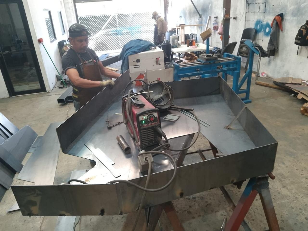 Fabricación con piezas cortadas a láser — Corte Láser CNC de Fibra